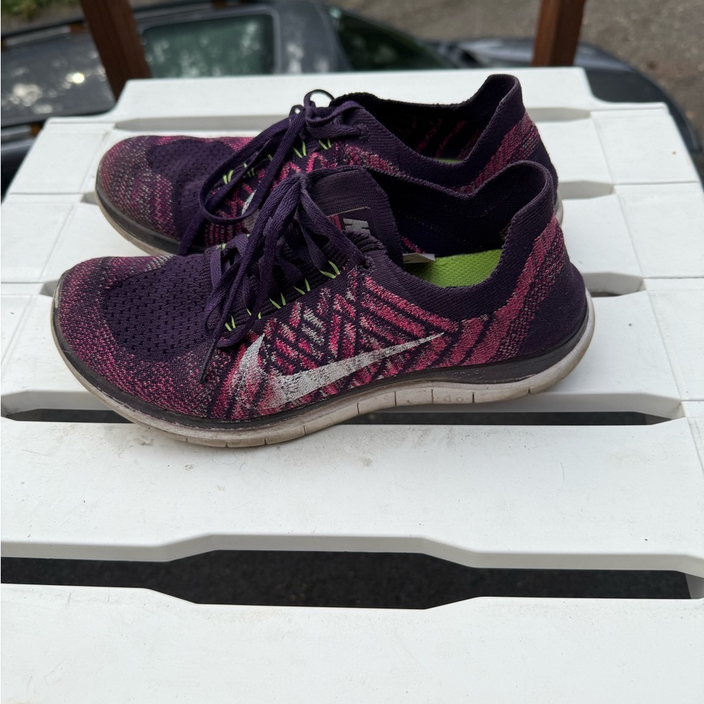 Nike Women's Purple and Pink Athletic Shoes